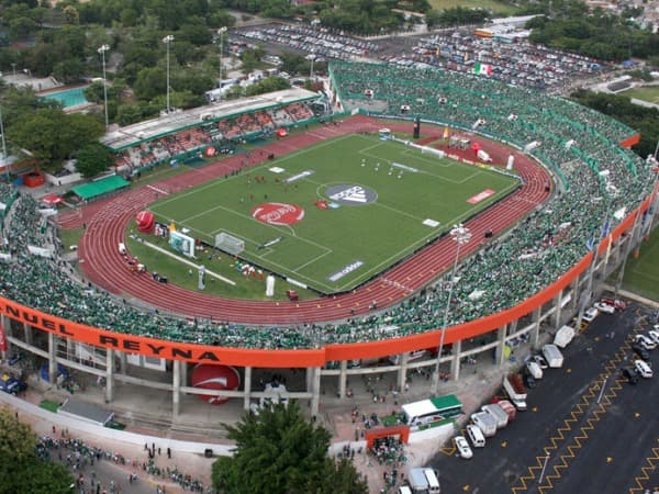Estadio Víctor Manuel Reyna main image